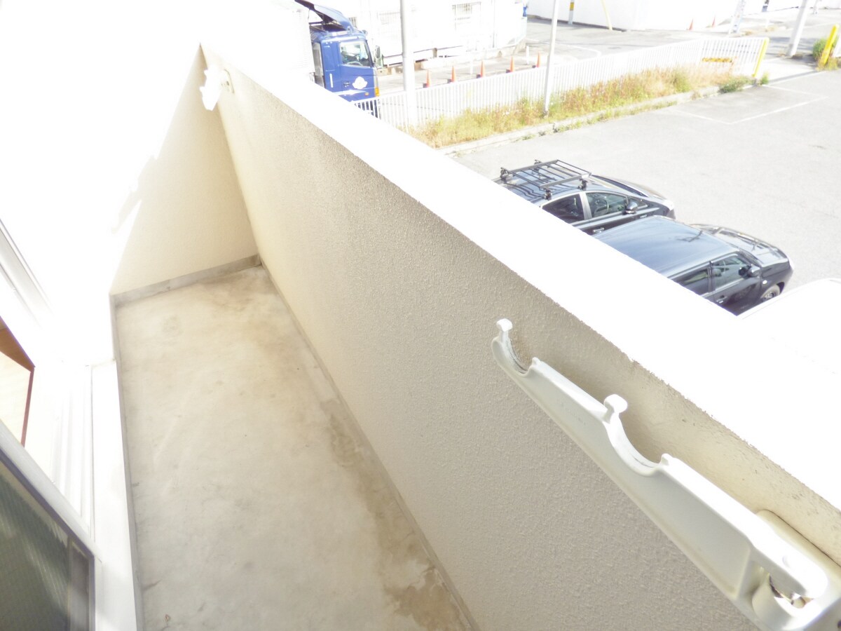 物件内観写真14　(南東向きバルコニーで日当たり良好)