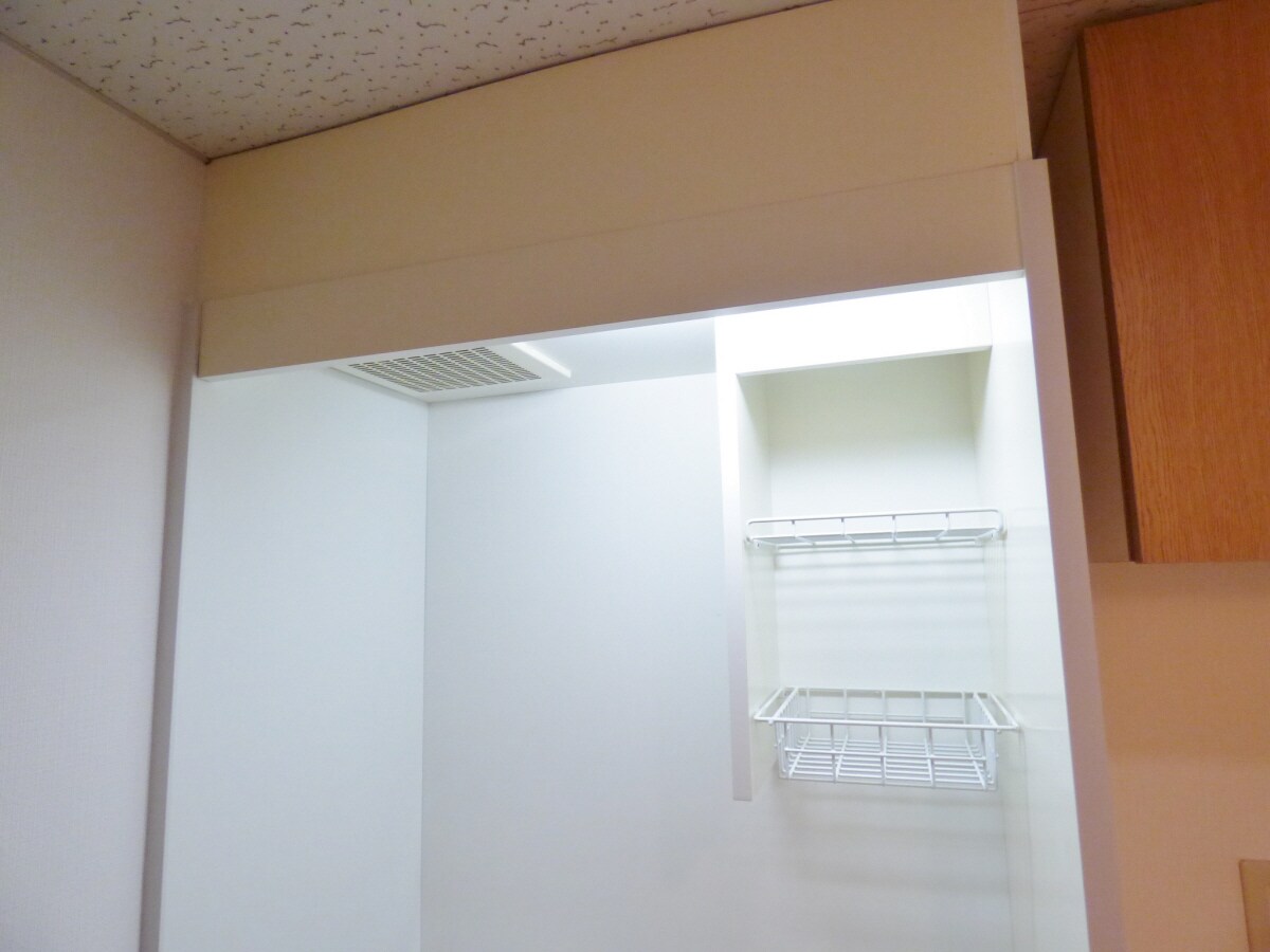 物件内観写真15　(キッチン棚)