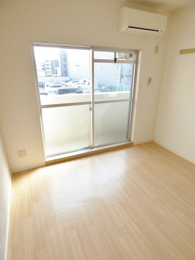 物件内観写真22　(明るいフローリング)