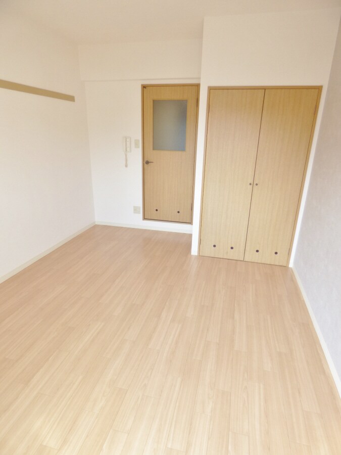 物件内観写真23　(キレイな洋室)