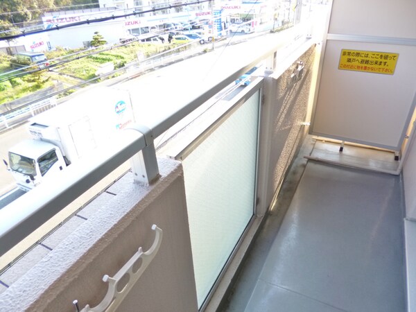 バルコニー・ベランダ(南東向きバルコニーで日当たり良好)