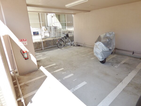 共用部(駐輪場)