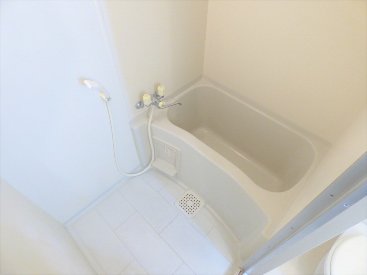 物件内観写真7　(キレイな浴室)