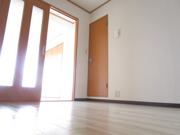 リビング(室内リフォーム済みで大変綺麗です。)