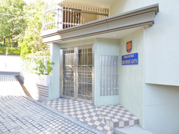 エントランス(キレイになったエントランス)