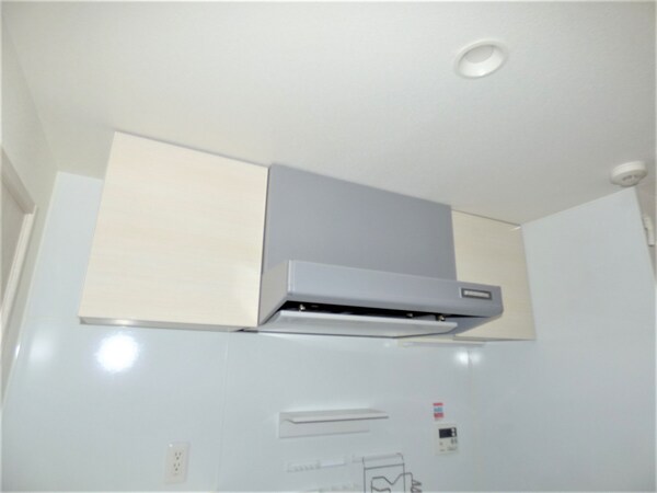 キッチン(レンジフード＆キッチン収納)