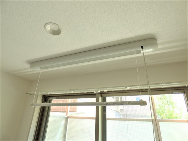 設備(室内物干し付)