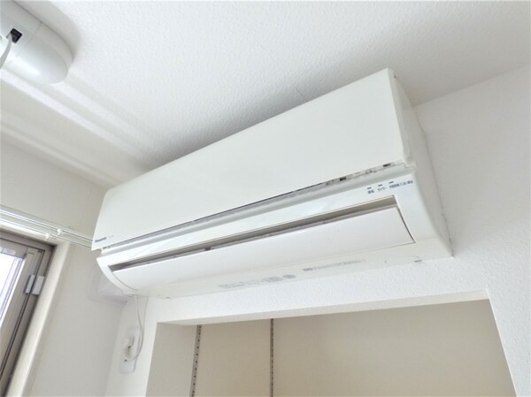 設備(エアコン付)