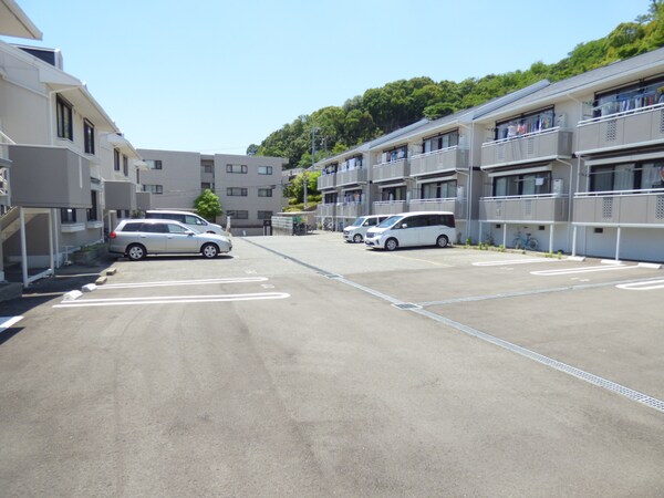 駐車場(敷地内駐車場完備)