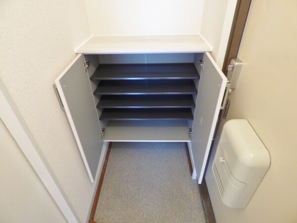 玄関(シューズボックス付)