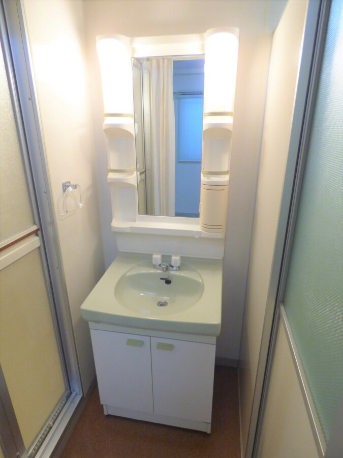 物件内観写真7　(キレイな洗面台)