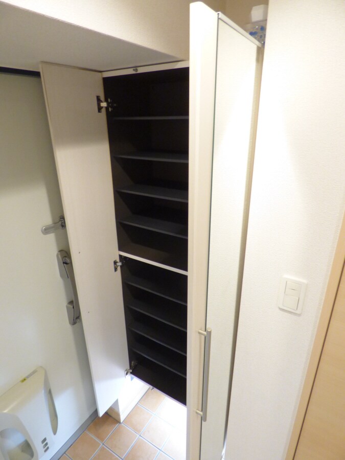 物件内観写真14　(トールタイプのシューズボックス付)