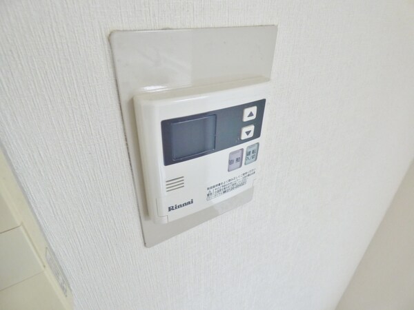 設備(給湯器リモコン)