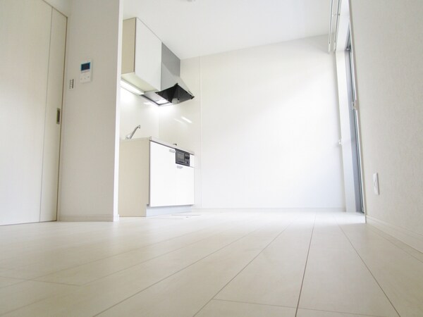 その他部屋・スペース(白を基調とした明るい洋室)