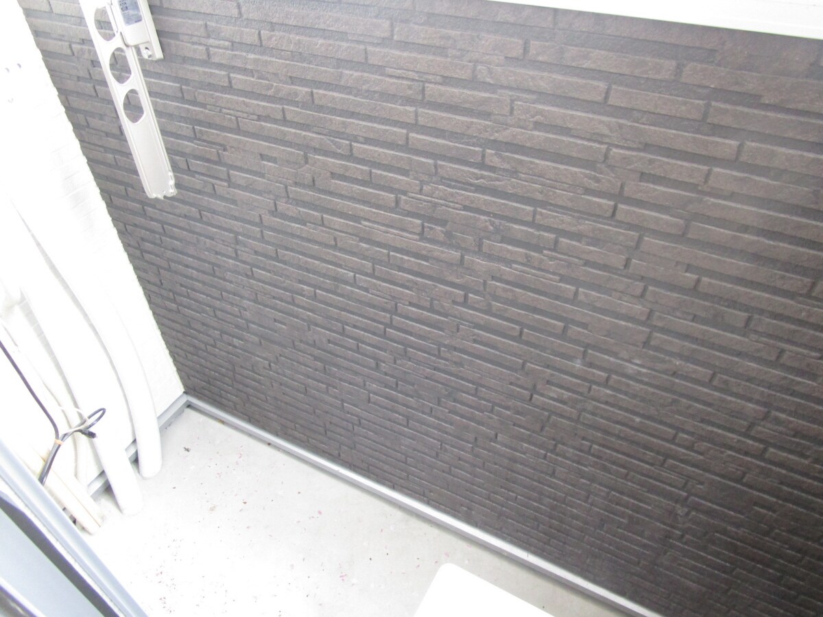 物件内観写真14　(明るいバルコニー)