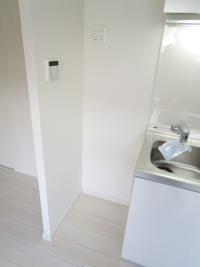 物件内観写真16　(冷蔵庫置場)