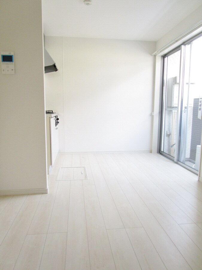 物件内観写真20　(明るい洋室)