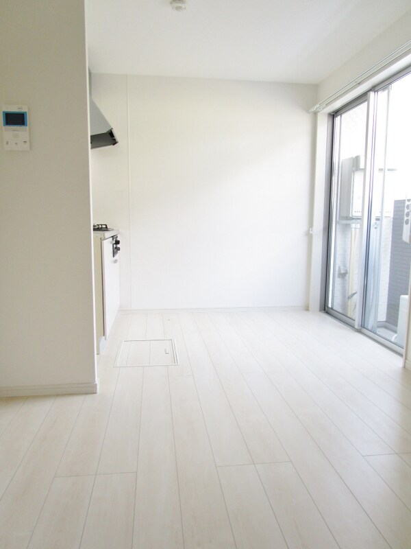 居室(明るい洋室)