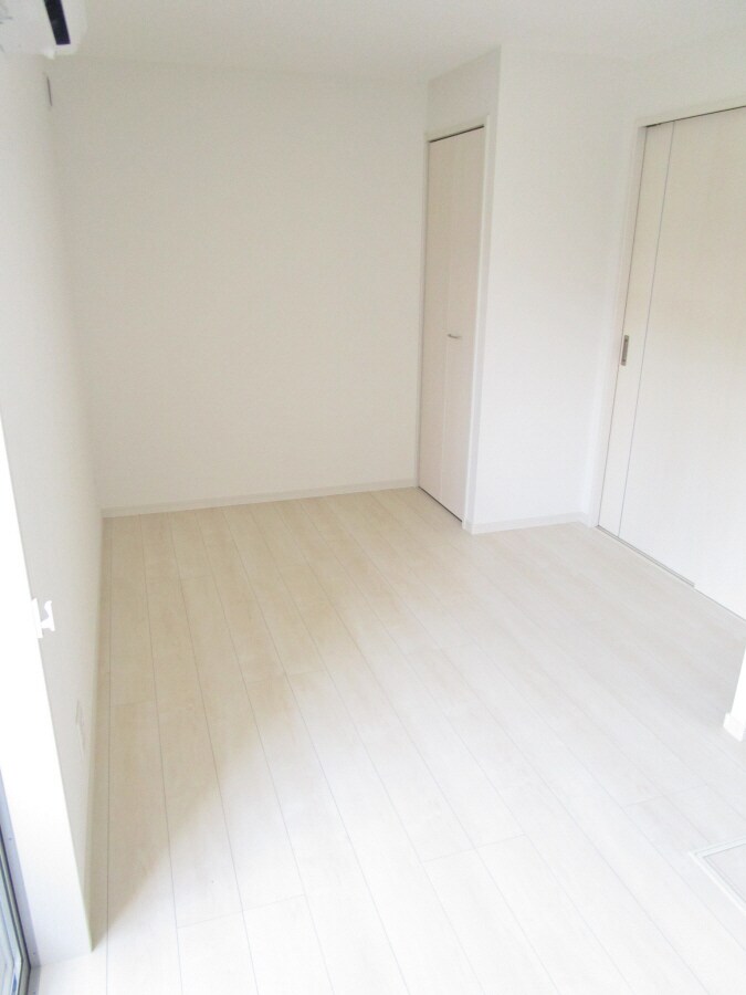 物件内観写真21　(キレイな洋室)