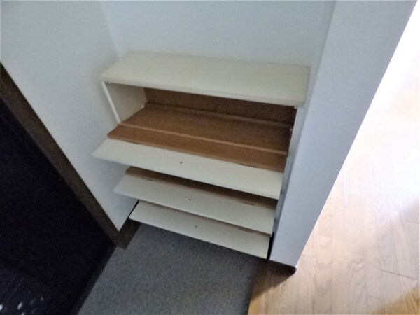 玄関(シューズボックス付)