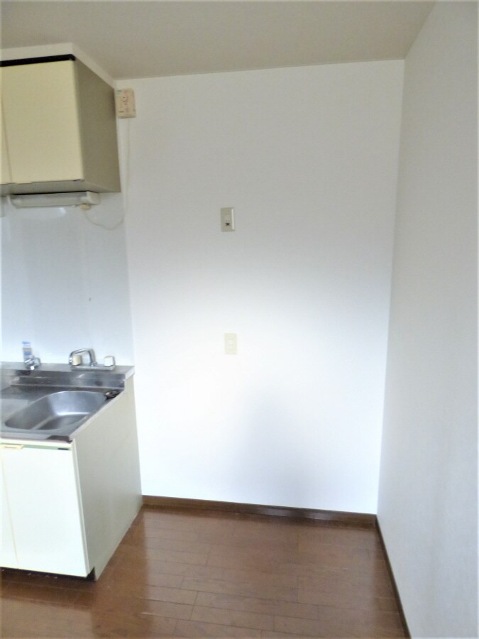 物件内観写真15　(冷蔵庫置場)