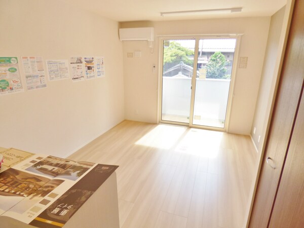 リビング(広々としたリビング)