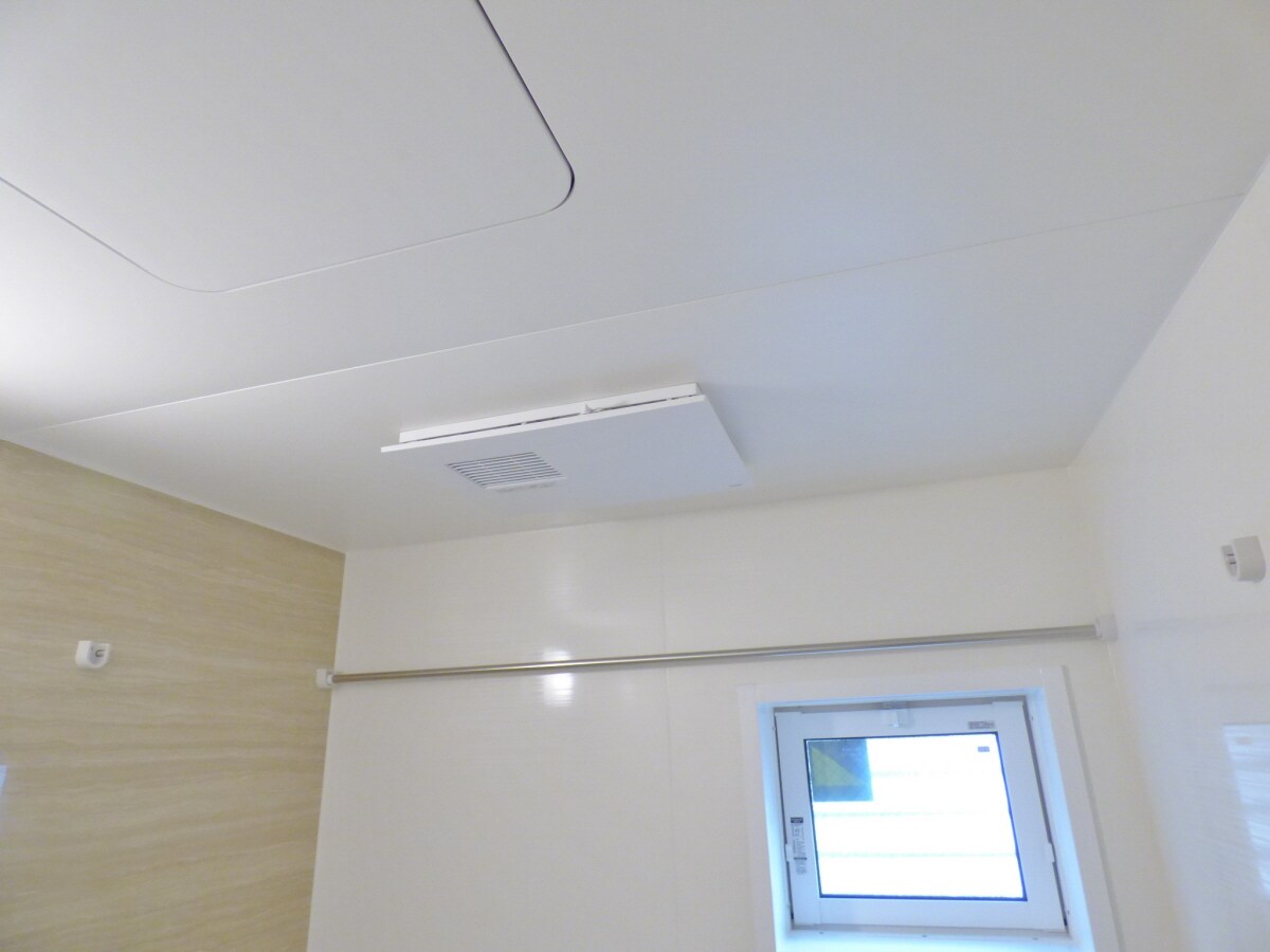 物件内観写真9　(浴室乾燥機)