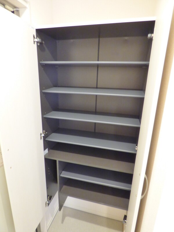 玄関(トールタイプのシューズボックス付)