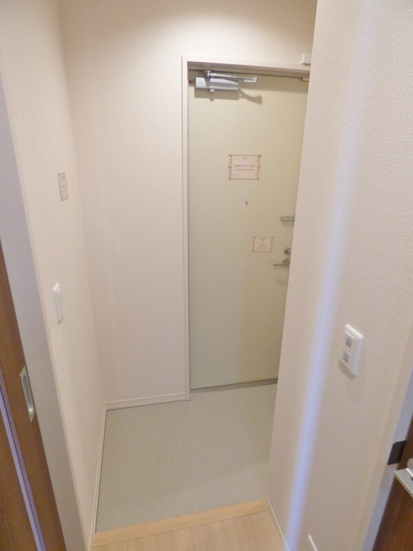 玄関(カードキー採用玄関)