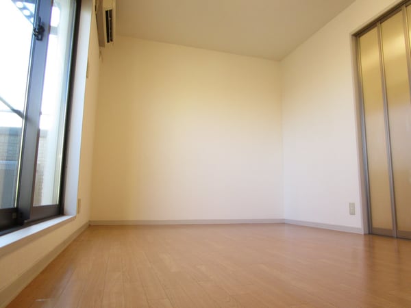 居室(キレイな洋室)