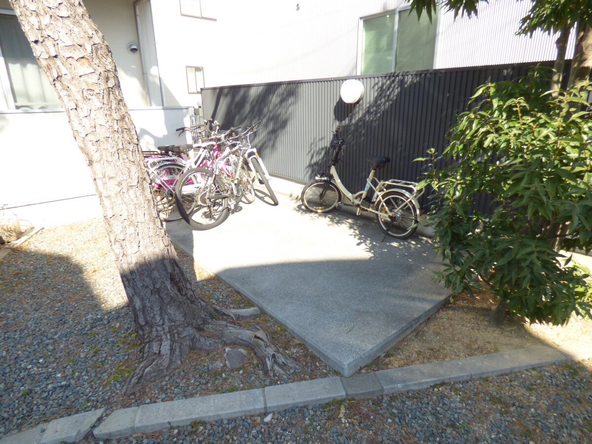 物件内観写真25　(駐輪場)