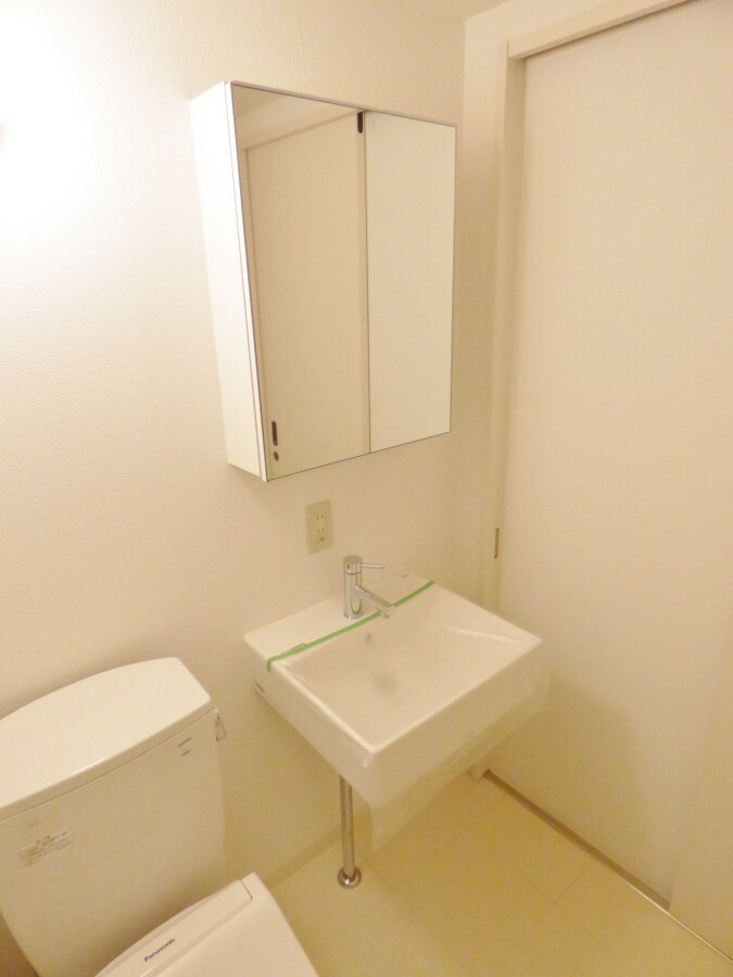 物件内観写真8　(オシャレな洗面台)