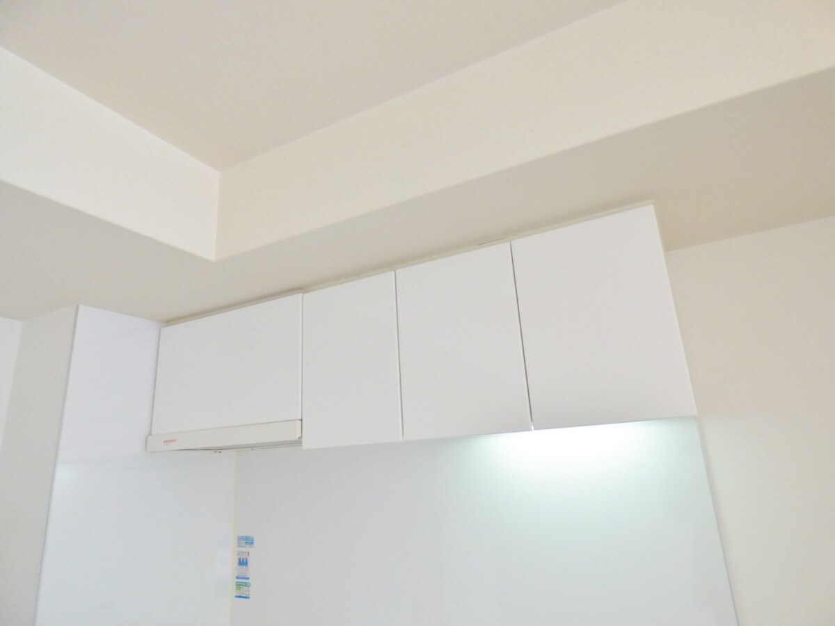 物件内観写真15　(レンジフード＆キッチン収納)