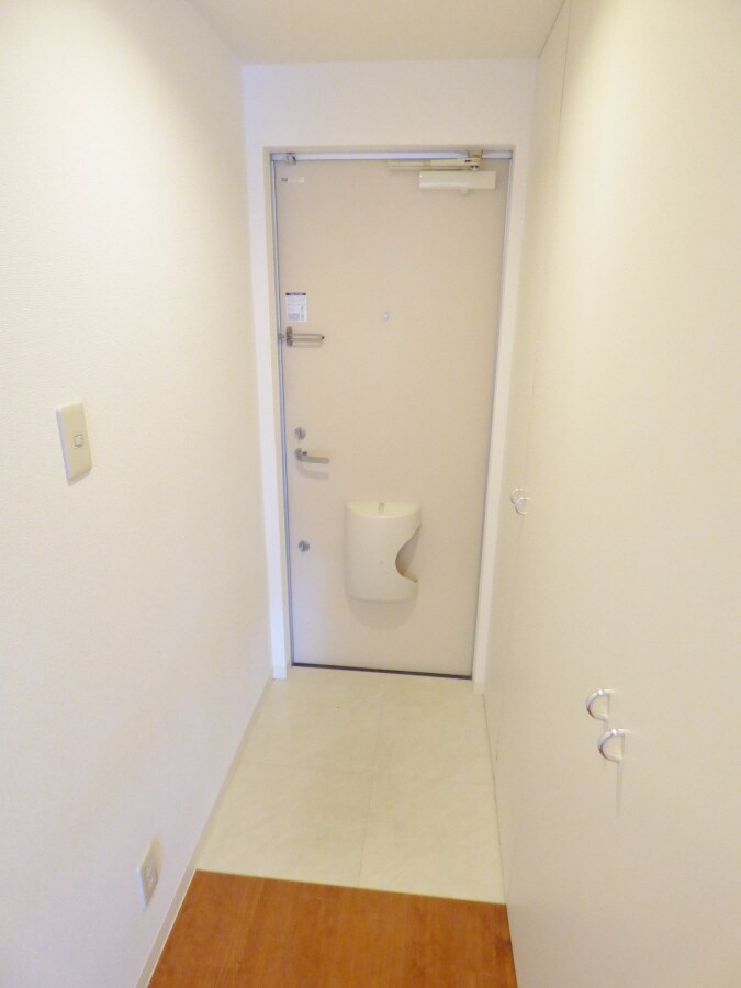 物件内観写真23　(キレイな玄関)