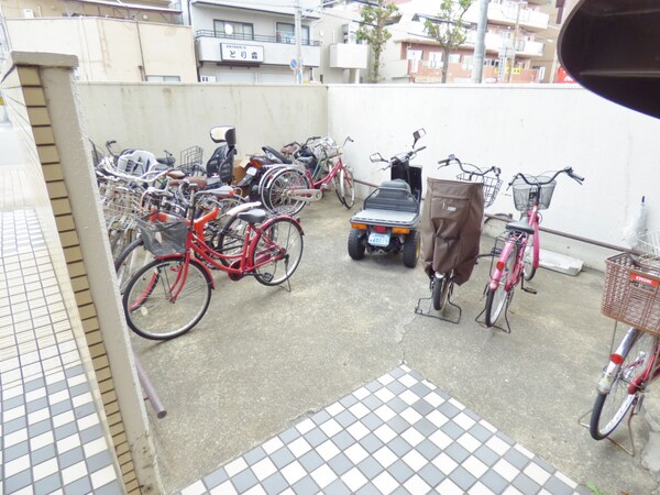 共用部(駐輪スペース)