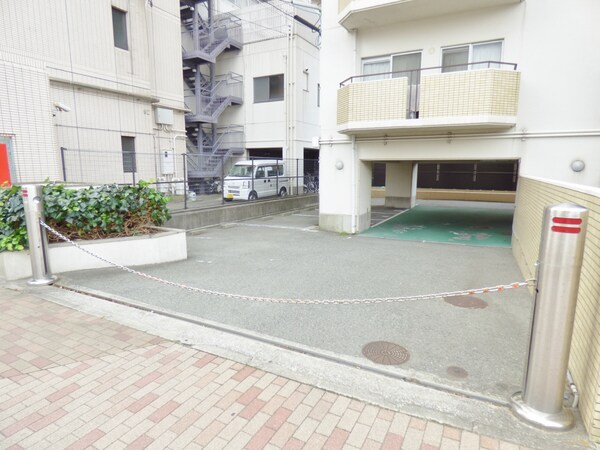 駐車場(ゲート付の駐車場完備)