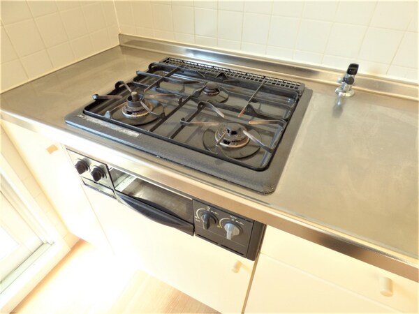 キッチン(３口ガスコンロ)