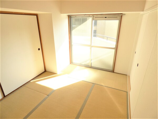 居室(落ち着きのある和室)