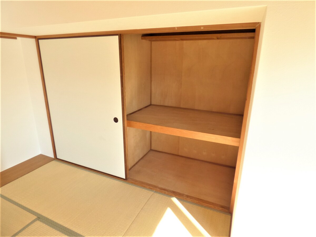 物件内観写真21　(押入)