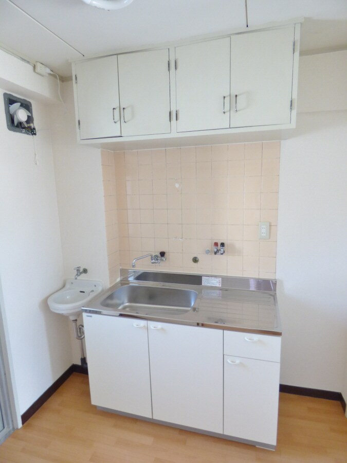 物件内観写真4　(ガスキッチン)