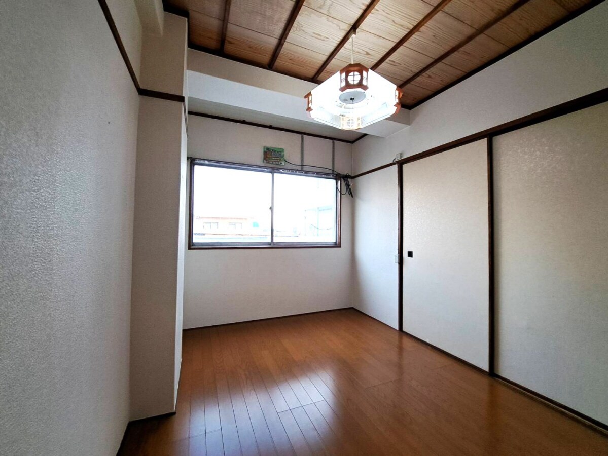 物件内観写真9　(キレイな洋室)