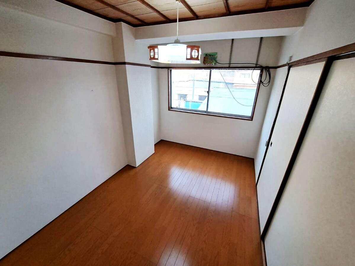 物件内観写真16　(キレイな洋室)