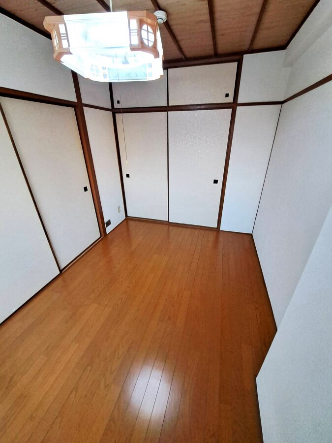 物件内観写真19　(明るいフローリング)