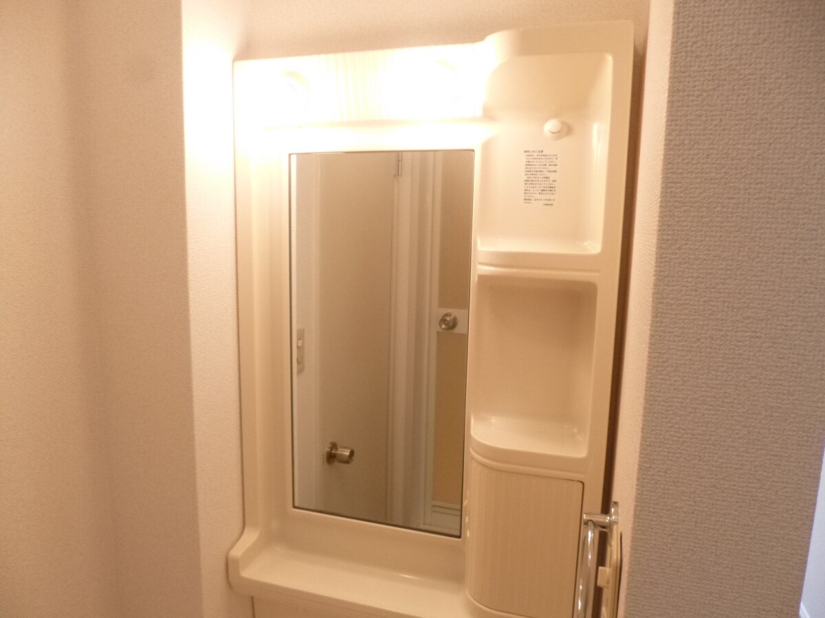 物件内観写真15　(洗面化粧台)