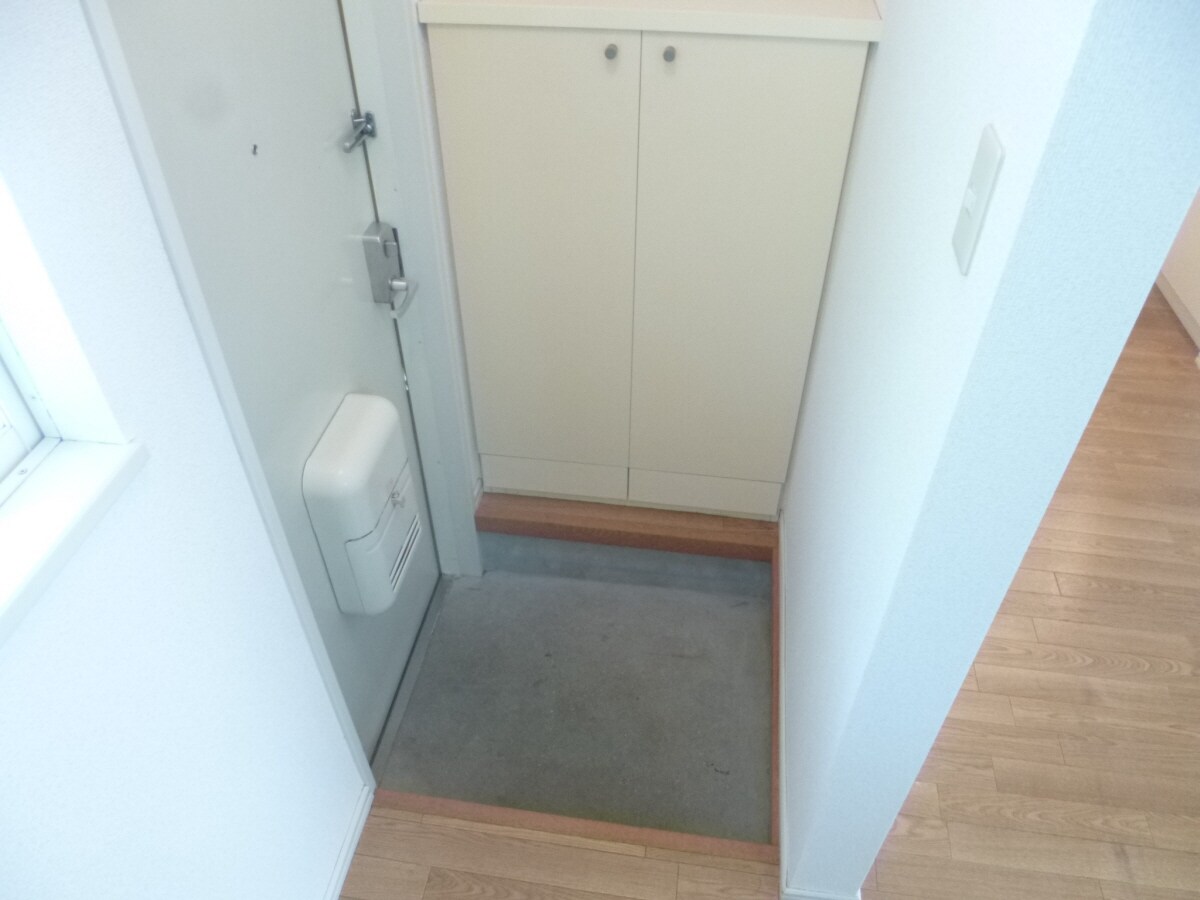 物件内観写真23　(キレイな玄関)