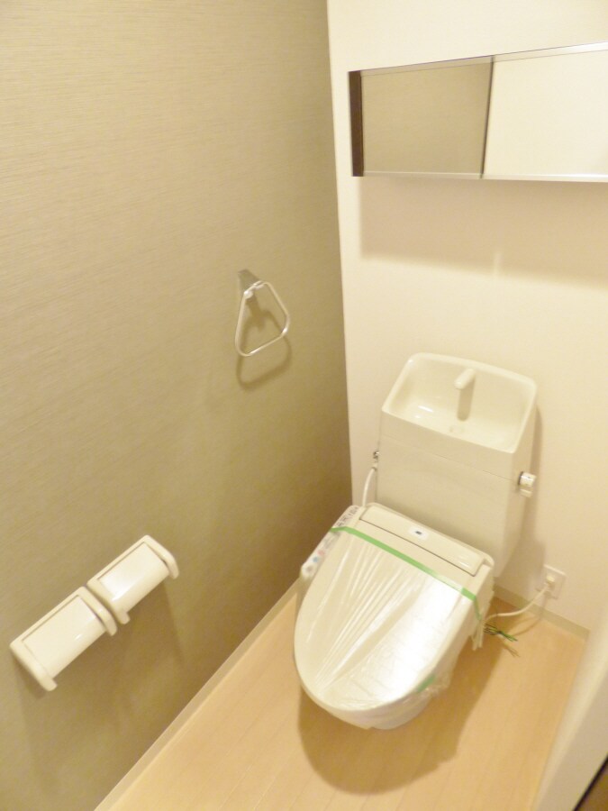 物件内観写真9　(ウォシュレット付トイレ)