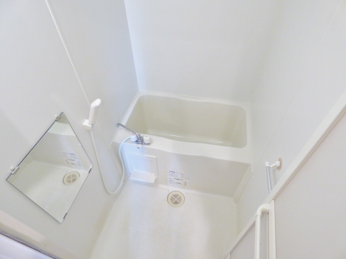 物件内観写真6　(キレイな浴室)