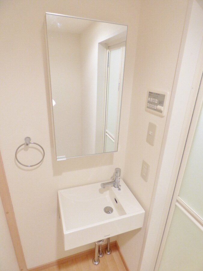 物件内観写真8　(オシャレな洗面台)