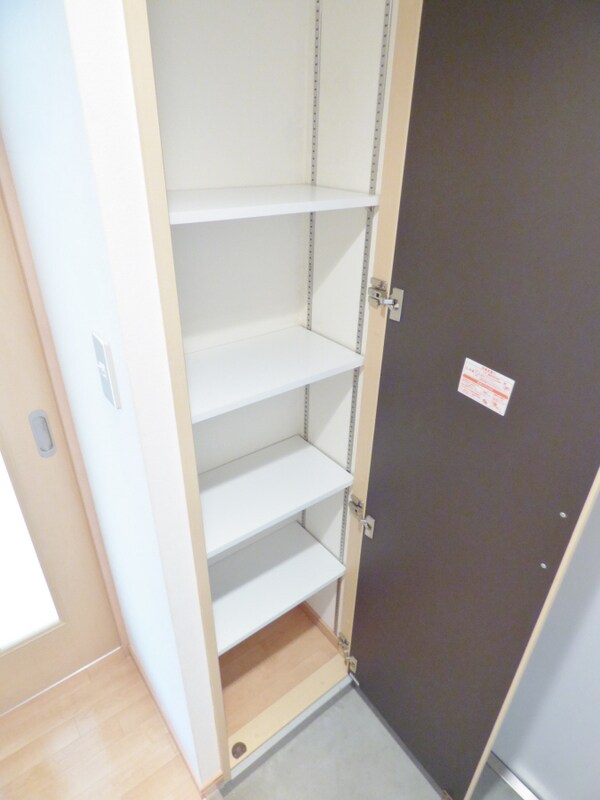 玄関(シューズボックス付)