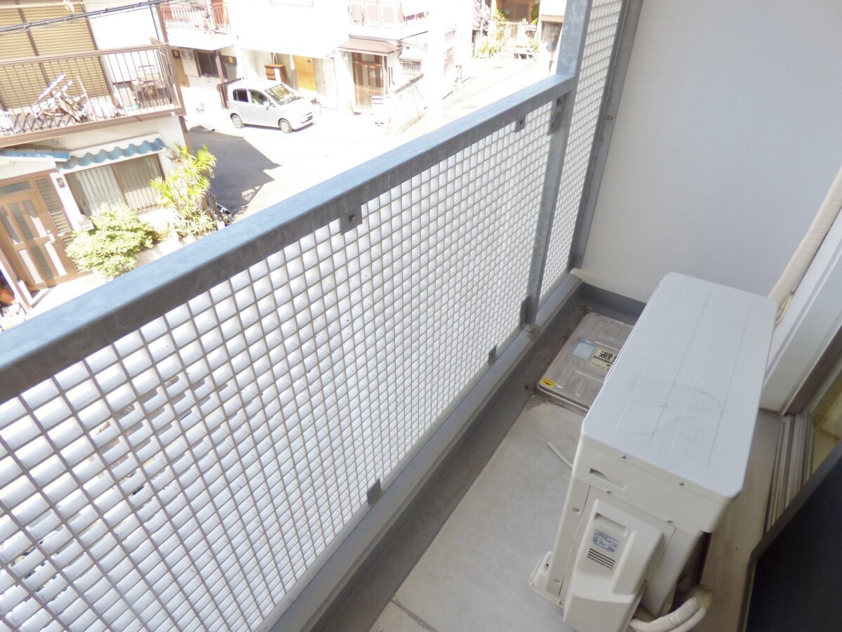 物件内観写真14　(日当たりのよいバルコニー)